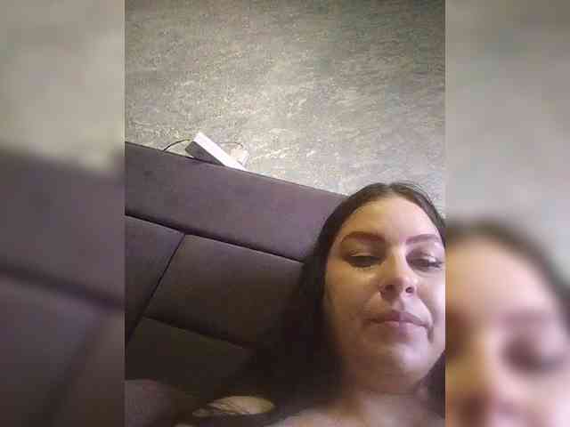 Cleopatra1990 webcam