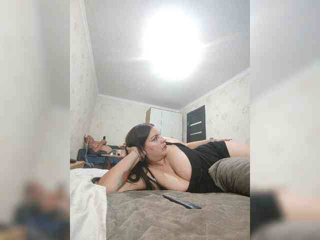 Cleopatra1990 webcam