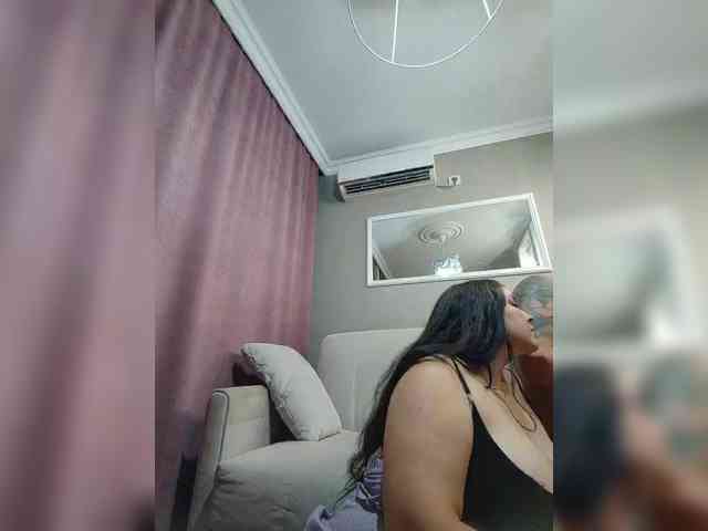 Cleopatra1990 webcam