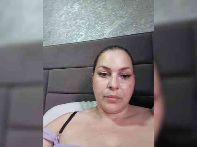 Cleopatra1990 webcam