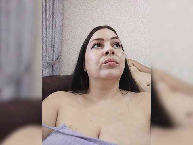 Cleopatra1990 webcam