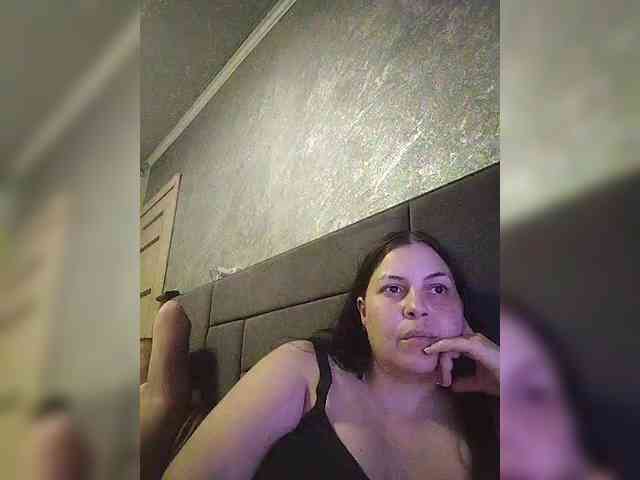 Cleopatra1990 webcam
