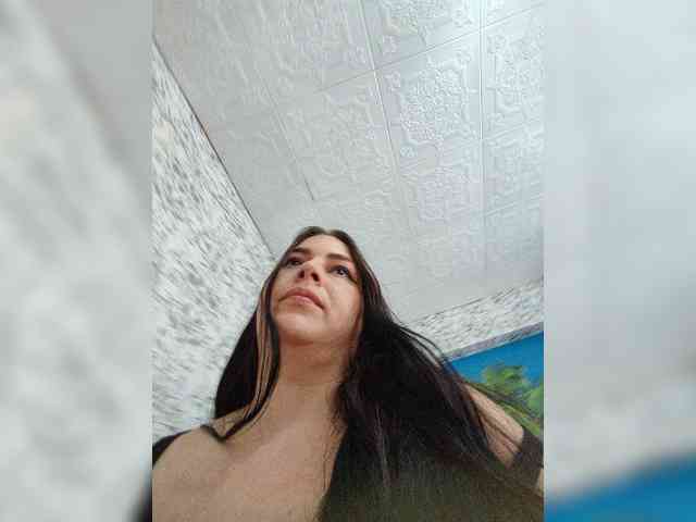 Cleopatra1990 webcam