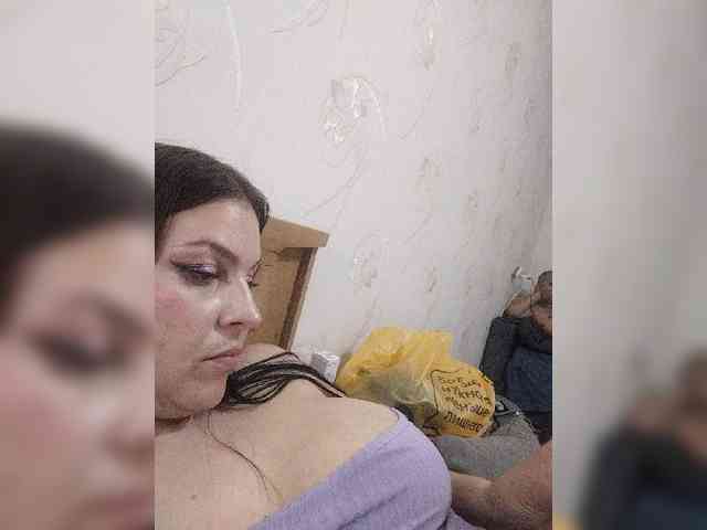 Cleopatra1990 webcam