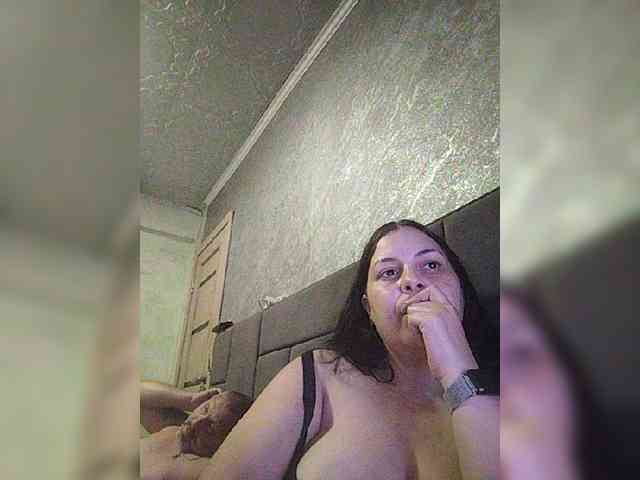 Cleopatra1990 webcam