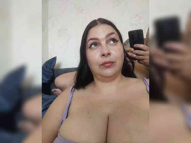 Cleopatra1990 webcam