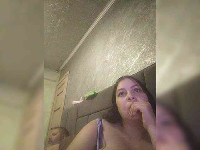 Cleopatra1990 webcam