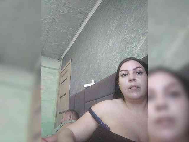 Cleopatra1990 webcam