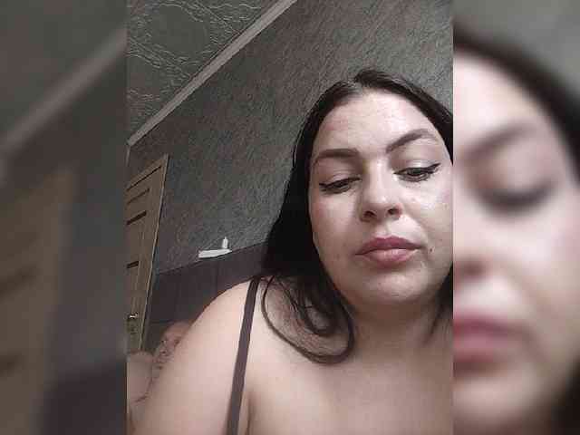 Cleopatra1990 webcam