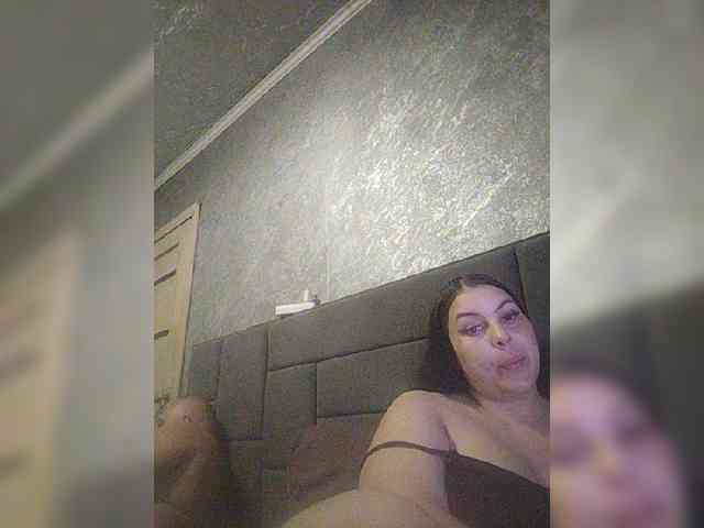 Cleopatra1990 webcam