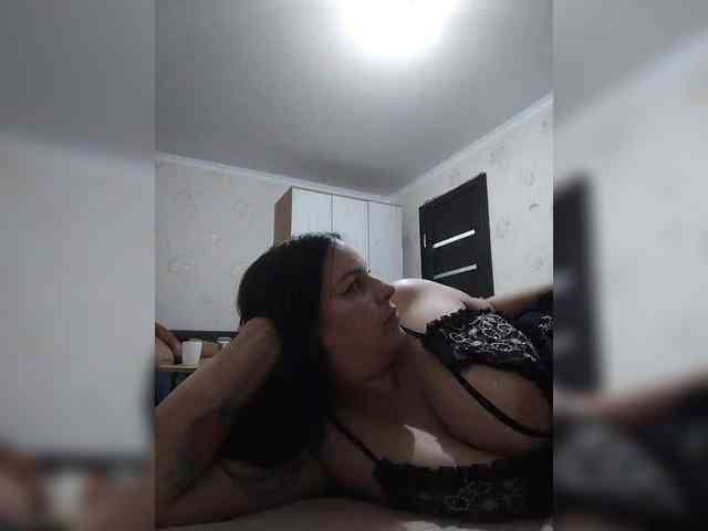 Cleopatra1990 webcam