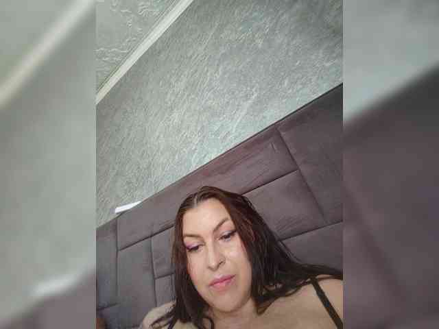 Cleopatra1990 webcam