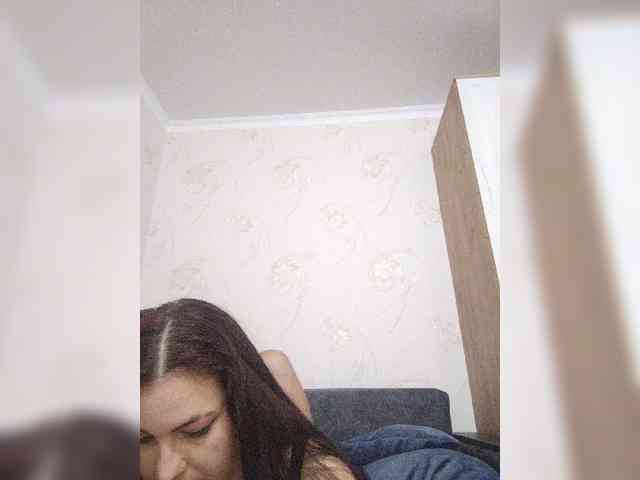 Cleopatra1990 webcam