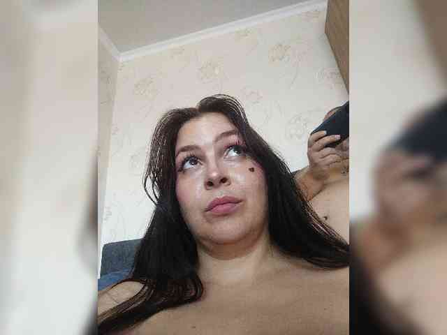 Cleopatra1990 webcam