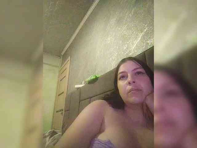 Cleopatra1990 webcam