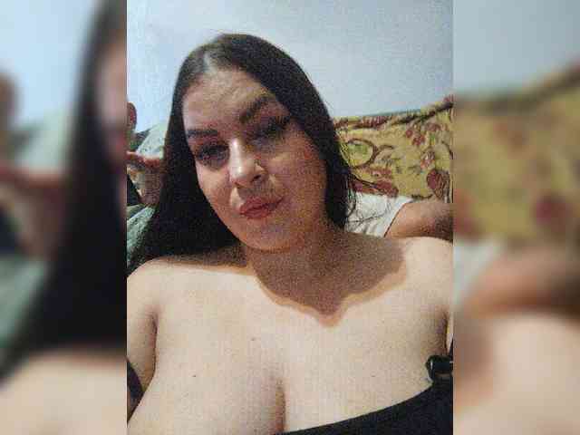 Cleopatra1990 webcam