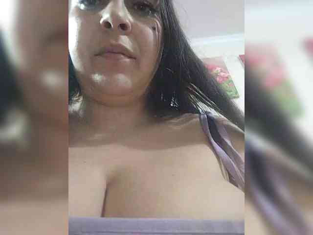 Cleopatra1990 webcam