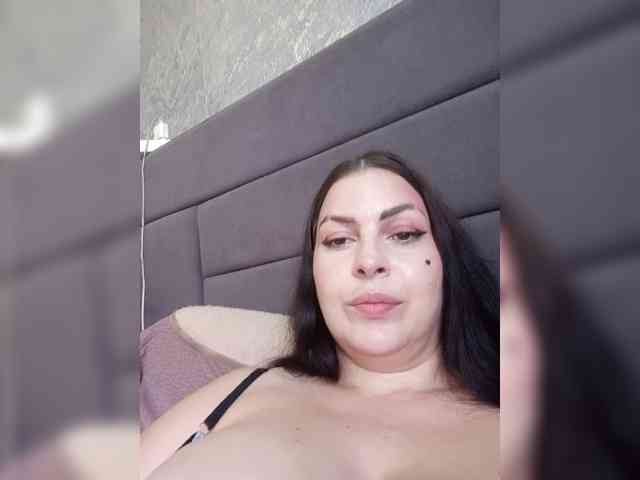 Cleopatra1990 webcam