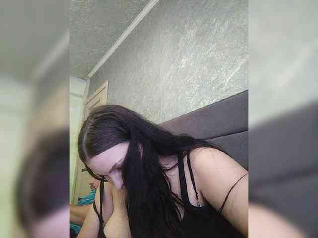 Cleopatra1990 webcam