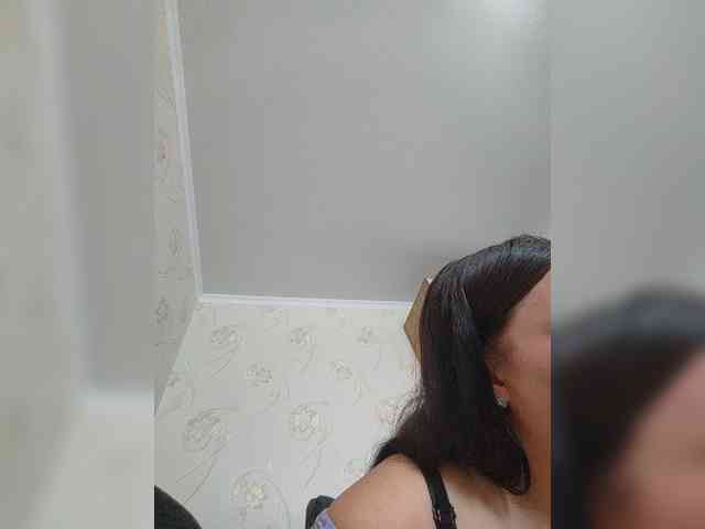 Cleopatra1990 webcam