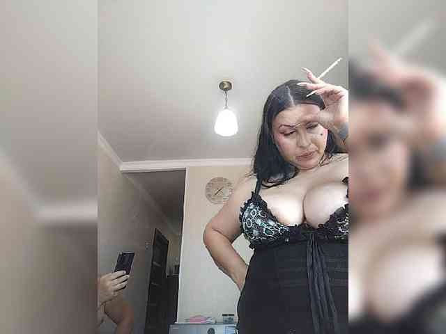 Cleopatra1990 webcam
