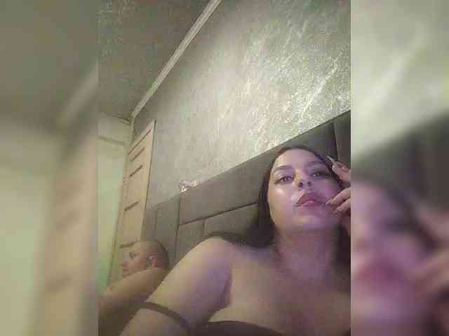 Cleopatra1990 webcam