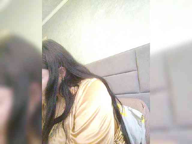 Cleopatra1990 webcam