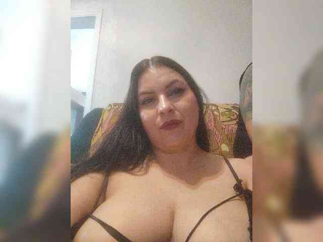 Cleopatra1990 webcam