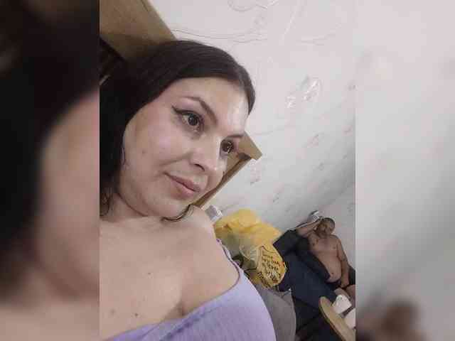 Cleopatra1990 webcam