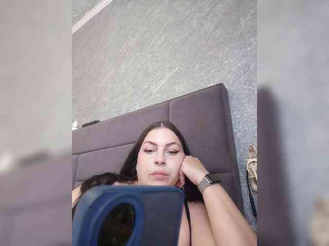 Cleopatra1990 webcam