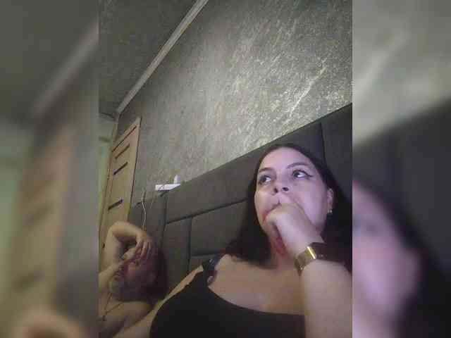 Cleopatra1990 webcam