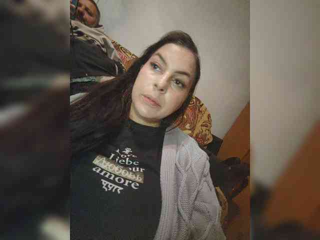 Cleopatra1990 webcam