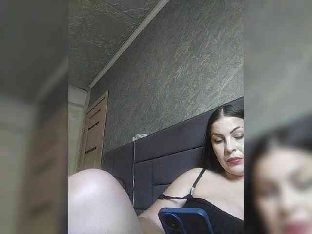 Cleopatra1990 webcam