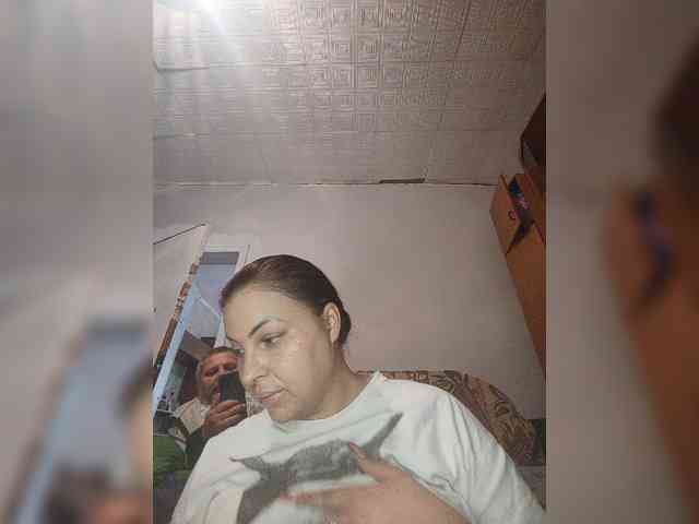 Cleopatra1990 webcam