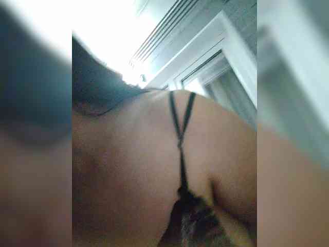 Cleopatra1990 webcam