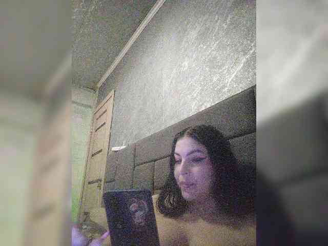 Cleopatra1990 webcam