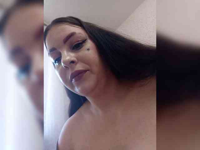 Cleopatra1990 webcam
