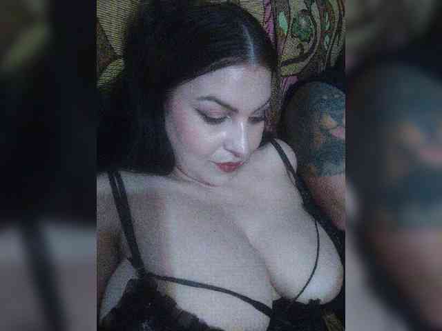 Cleopatra1990 webcam
