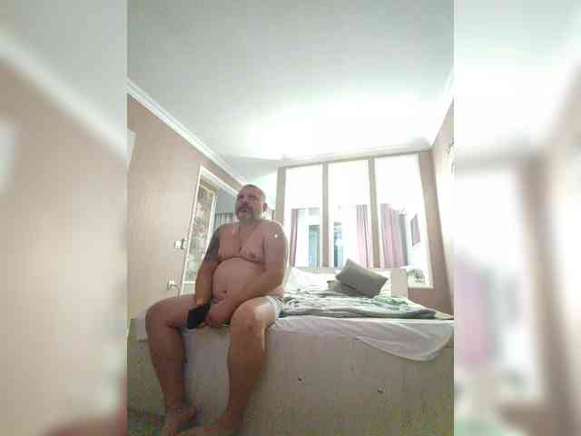 Cleopatra1990 webcam
