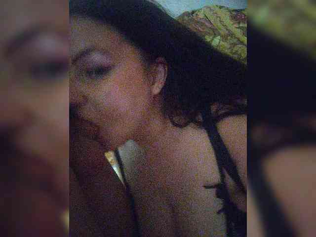 Cleopatra1990 webcam