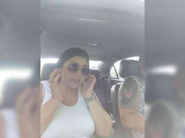 Cleopatra1990 webcam