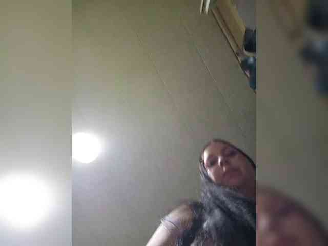 Cleopatra1990 webcam