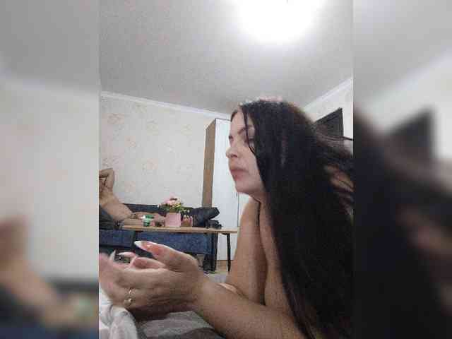 Cleopatra1990 webcam