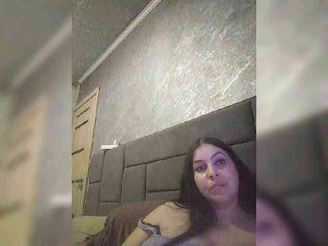 Cleopatra1990 webcam