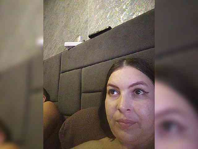 Cleopatra1990 webcam