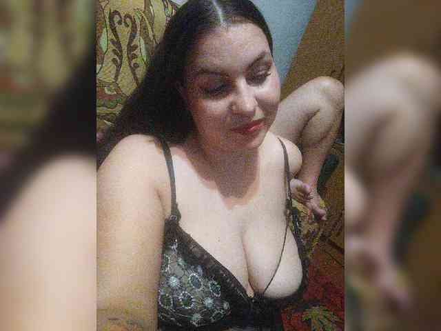 Cleopatra1990 webcam