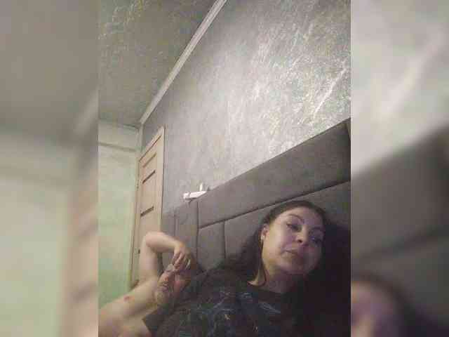 Cleopatra1990 webcam