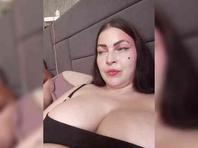 Cleopatra1990 webcam