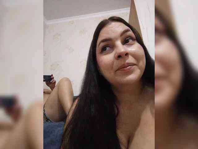 Cleopatra1990 webcam