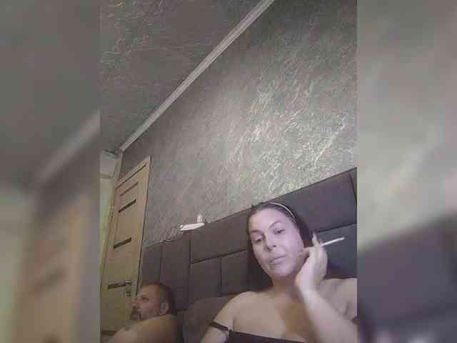 This model is live right now. kissmabont